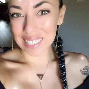 Meet your Posher, Liz